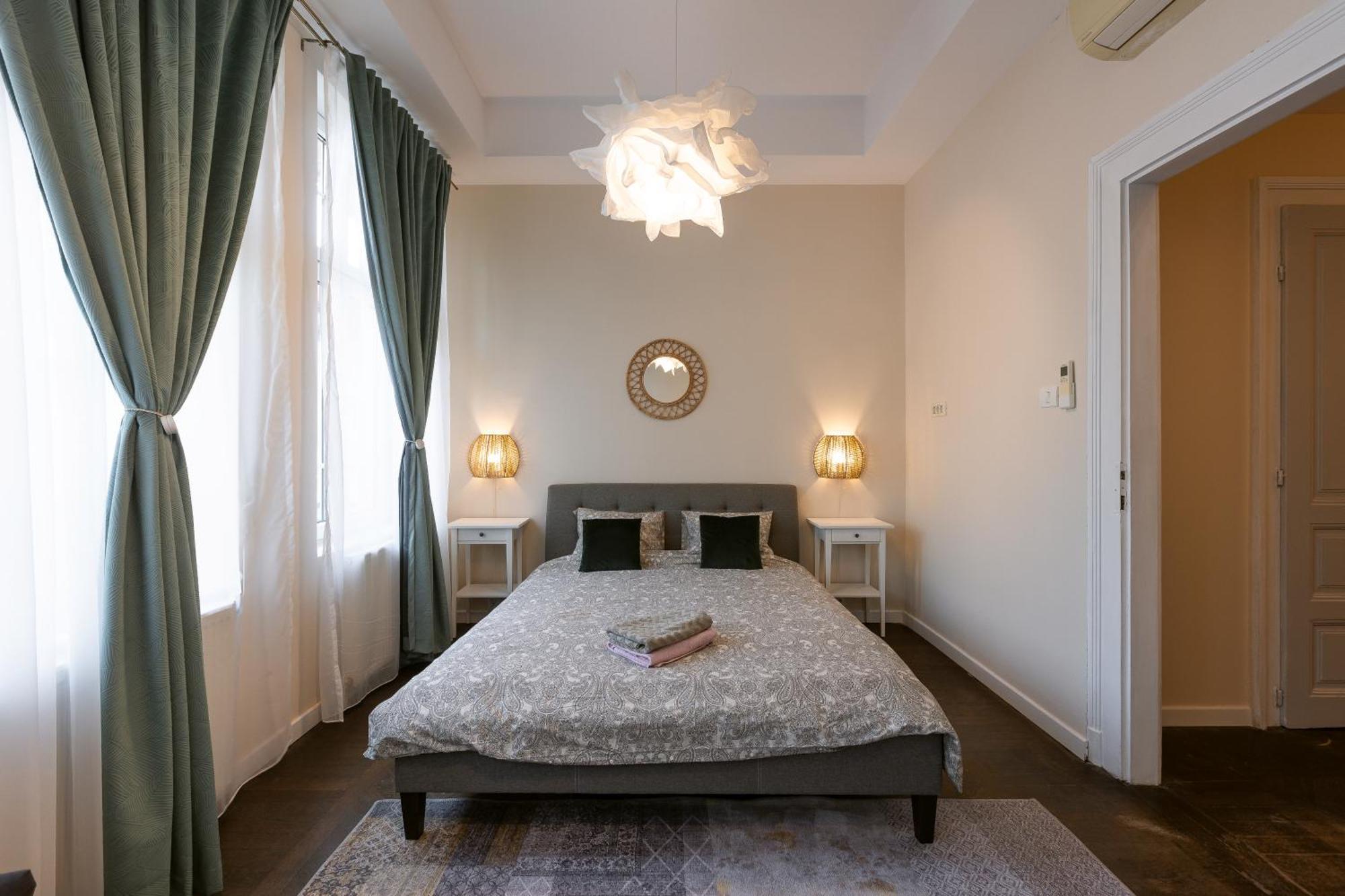 טימישוארה Central Charm - 2Br Apartment מראה חיצוני תמונה